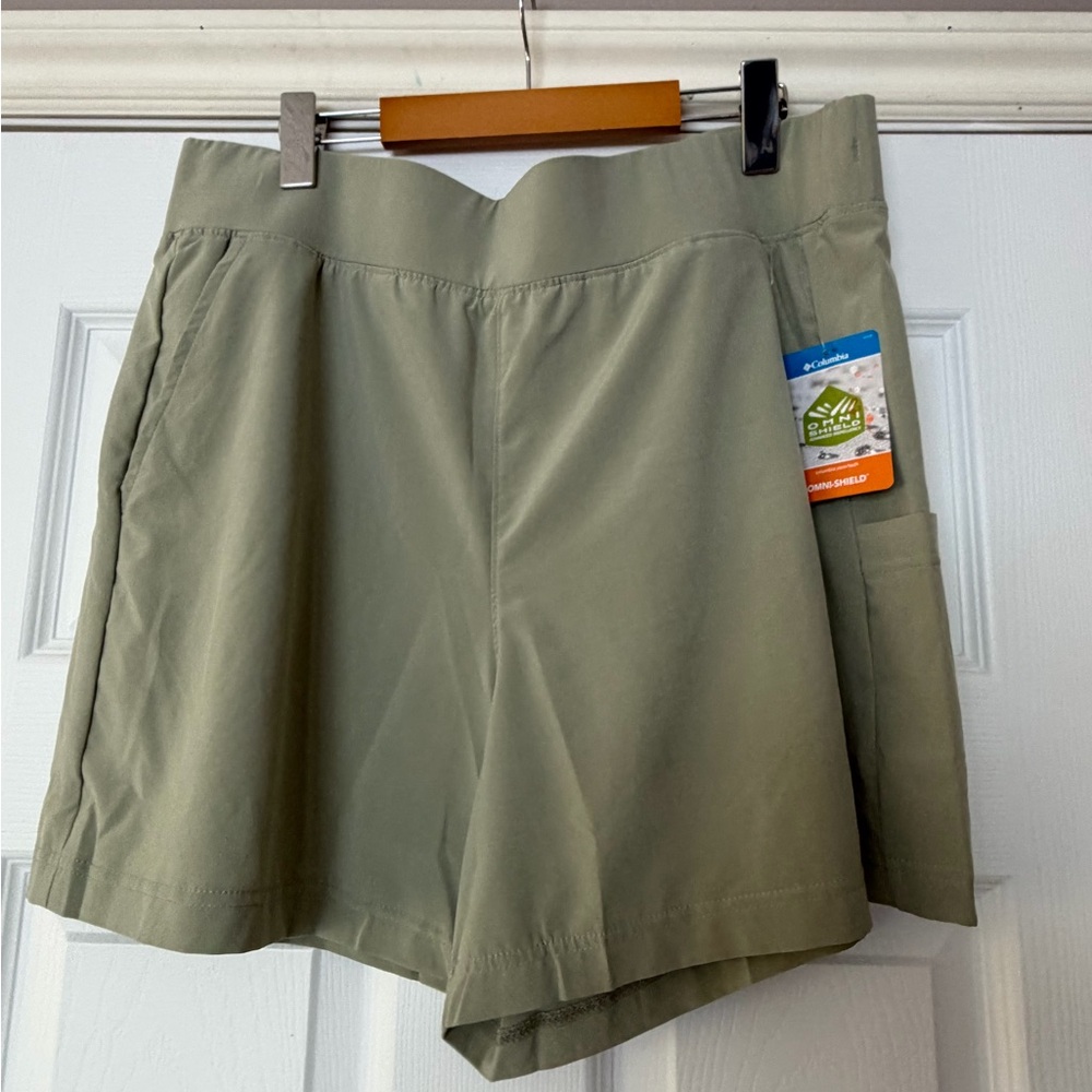 🩷Columbia Olive Green Women's Shorts
